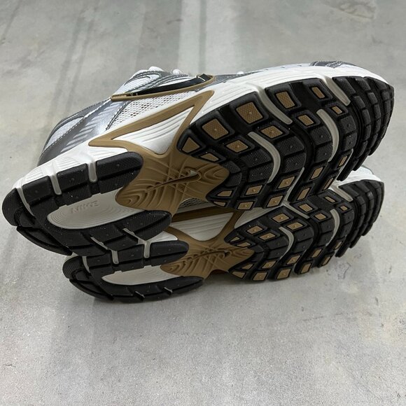 Nike V5 RNR Men's Parachute Beige Metallic Pewter HJ5228-102 - New - Picture 6 of 6